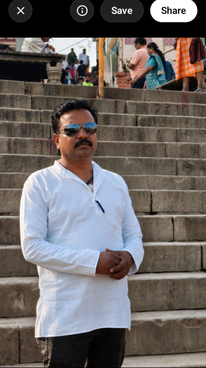 Santosh, Varanasi expert · Guide